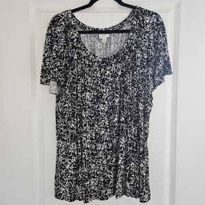 Jaclyn Smith Black and White Short Sleeve Scoop Neck Tee